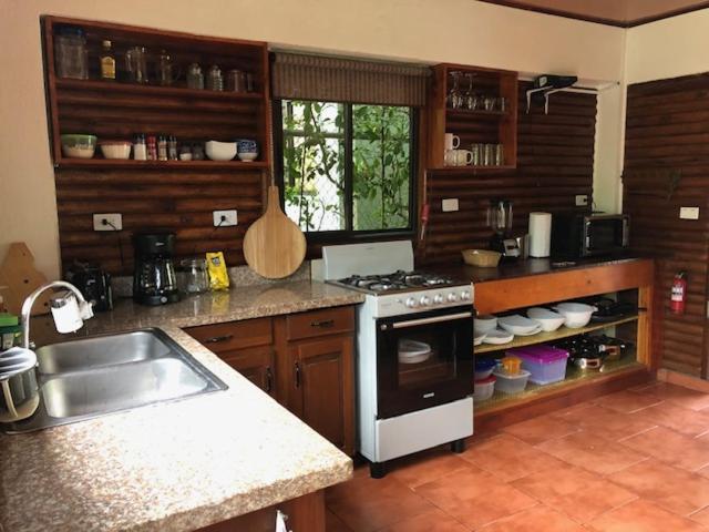 Casa Toucan Mit Privat Pool Near Np Ballena Увита Экстерьер фото
